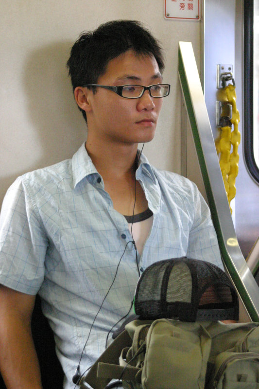 台灣鐵路旅遊攝影電車-區間車旅客特寫2005攝影照片135